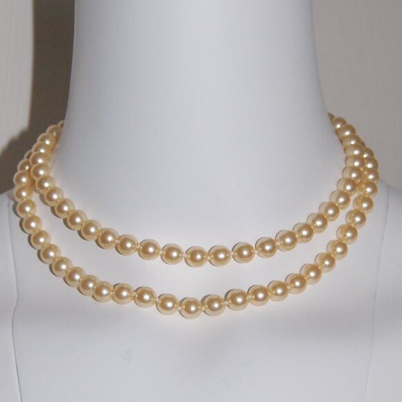 NWOT Vintage 1999 Monet Mother of Pearl Necklace, 31" Long - Picture 4 of 12